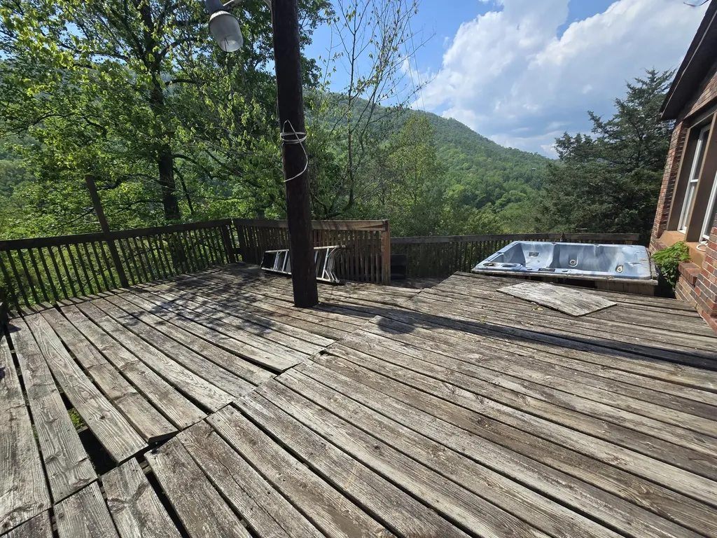 391 Rose Road Pineville KY 40977