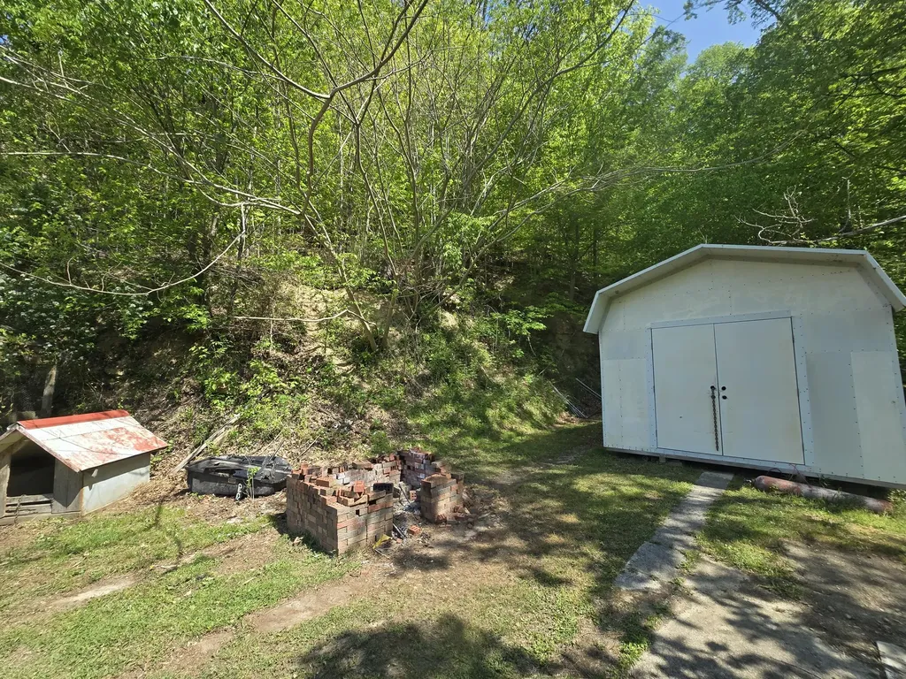 391 Rose Road Pineville KY 40977