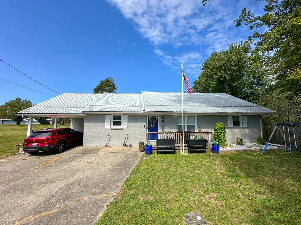 103 Fletcher Drive London KY 40741