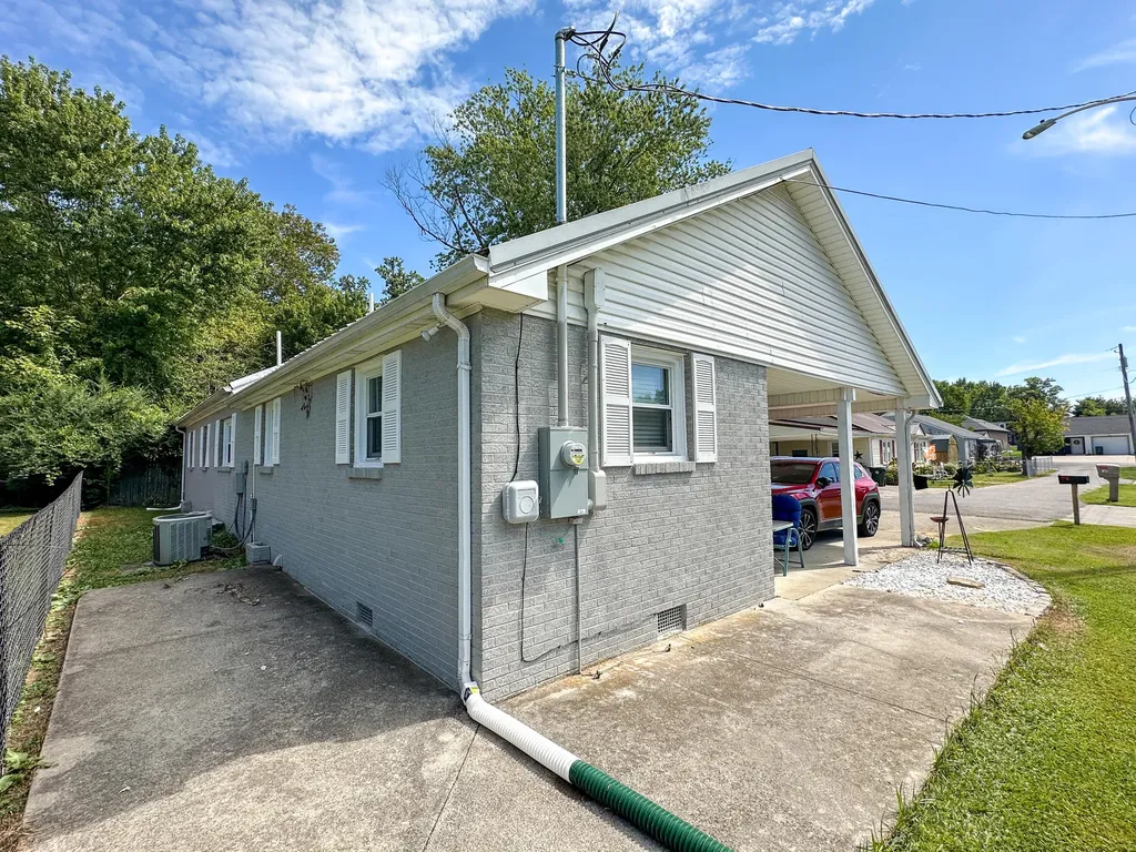 103 Fletcher Drive London KY 40741