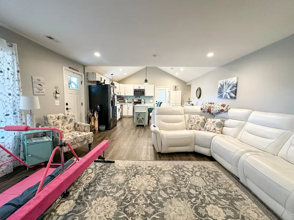 103 Fletcher Drive London KY 40741