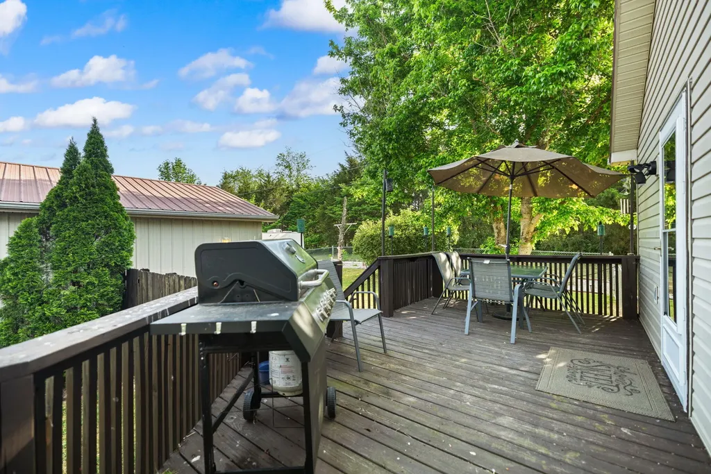 298 Forest Ridge Road Bronston KY 42518