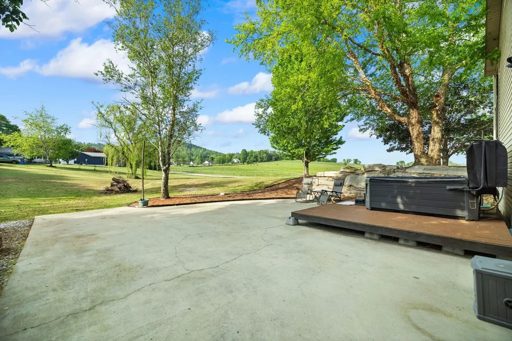 298 Forest Ridge Road Bronston KY 42518