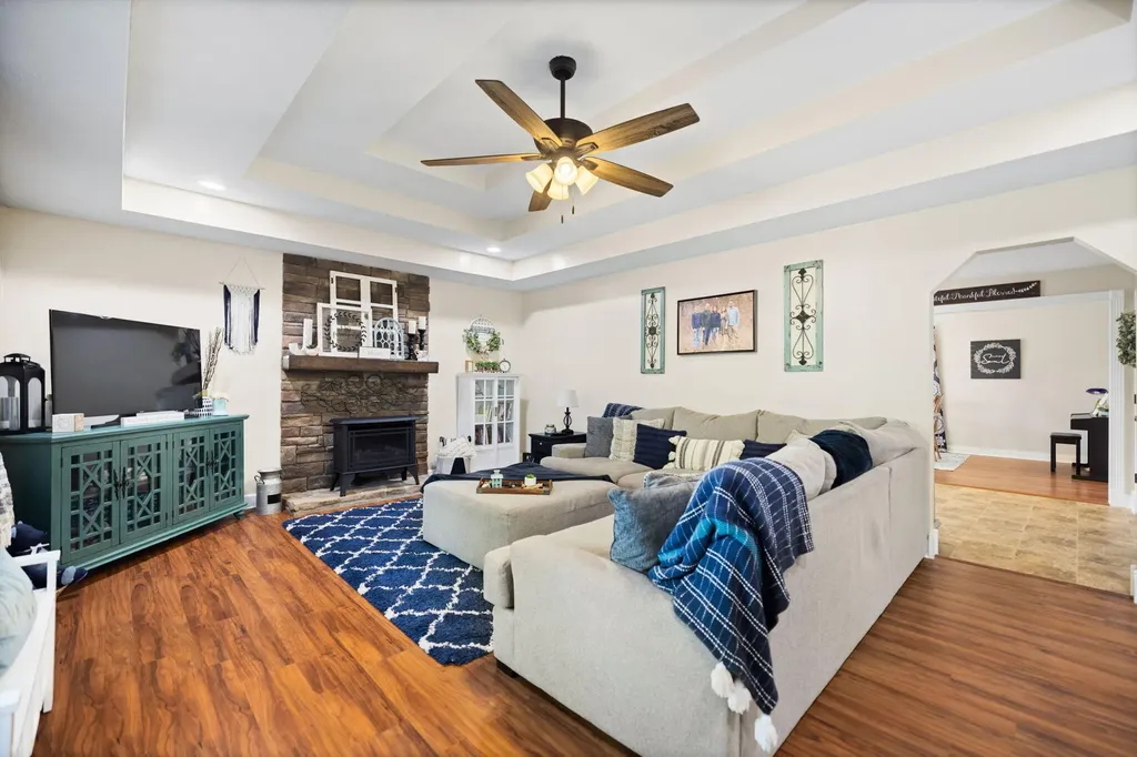 298 Forest Ridge Road Bronston KY 42518