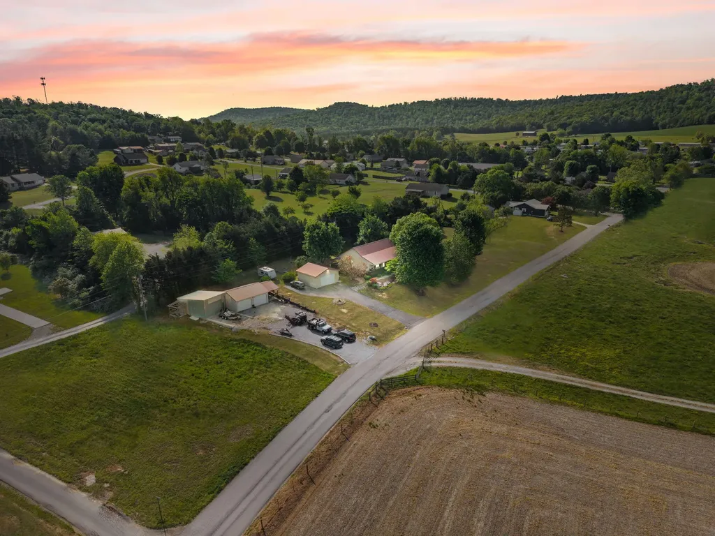 298 Forest Ridge Road Bronston KY 42518