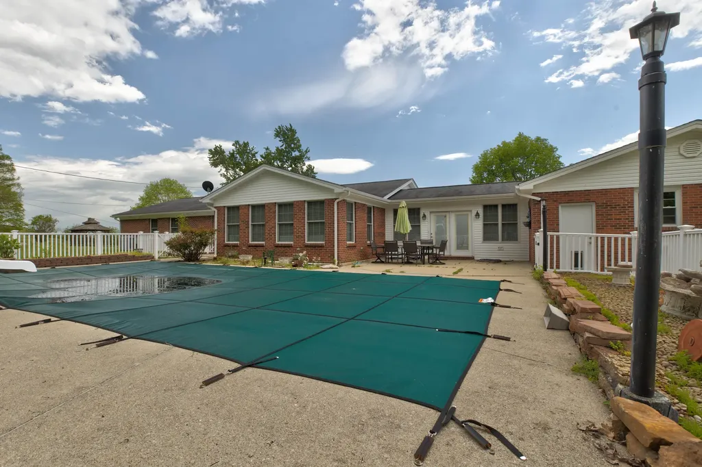 4224 E Kentucky 36 Owingsville KY 40360