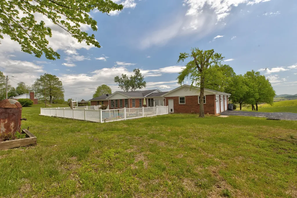 4224 E Kentucky 36 Owingsville KY 40360