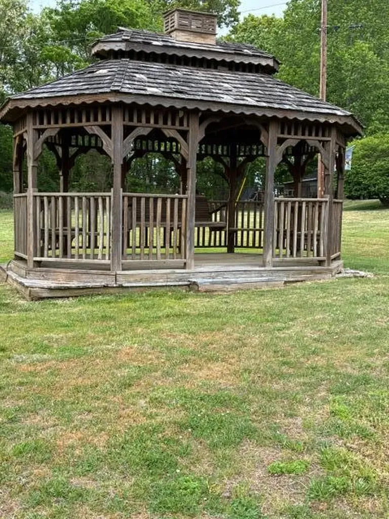 4224 E Kentucky 36 Owingsville KY 40360