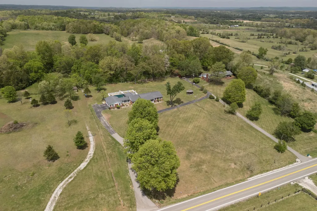 4224 E Kentucky 36 Owingsville KY 40360