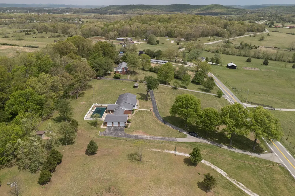 4224 E Kentucky 36 Owingsville KY 40360