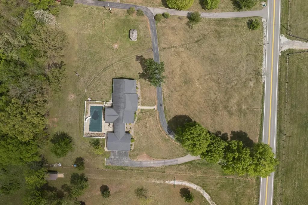 4224 E Kentucky 36 Owingsville KY 40360