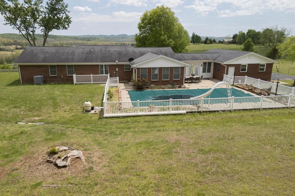 4224 E Kentucky 36 Owingsville KY 40360