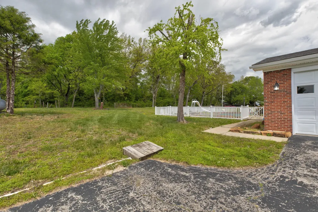 4224 E Kentucky 36 Owingsville KY 40360