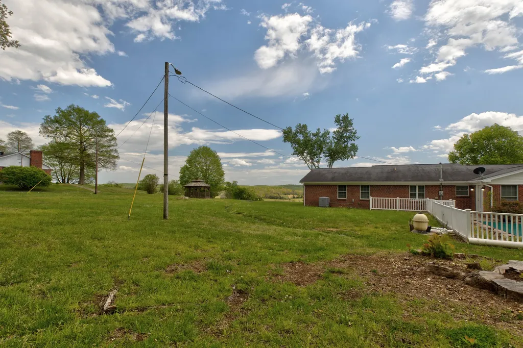 4224 E Kentucky 36 Owingsville KY 40360