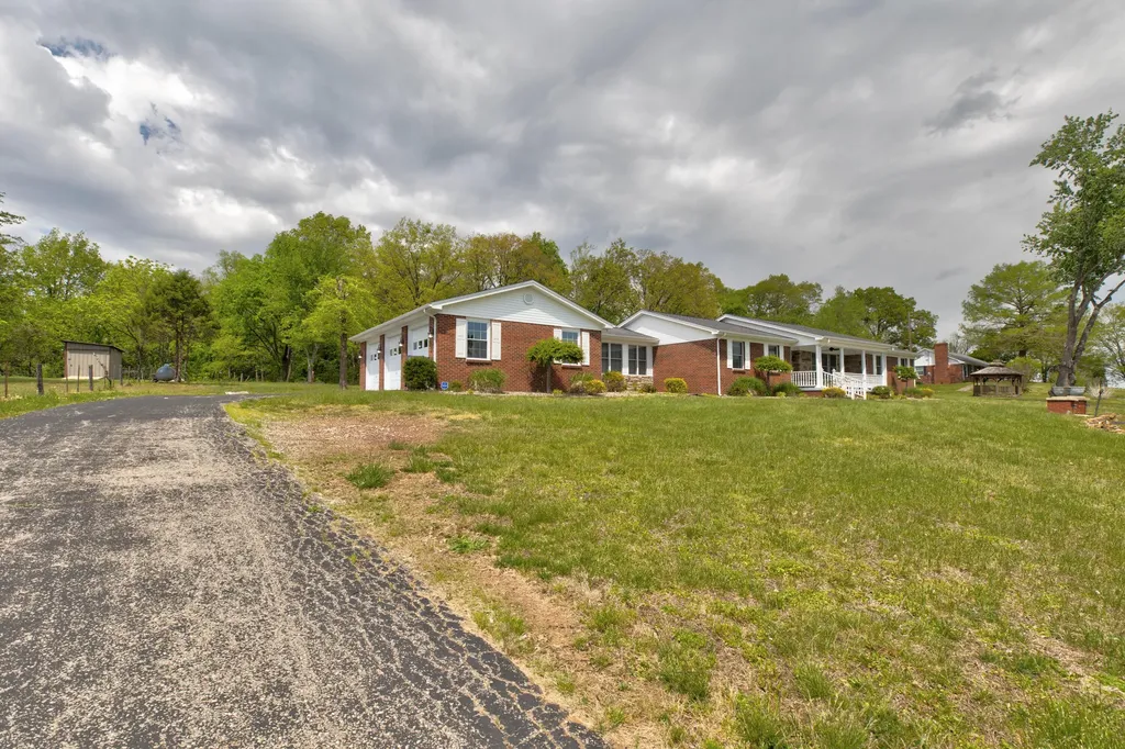 4224 E Kentucky 36 Owingsville KY 40360