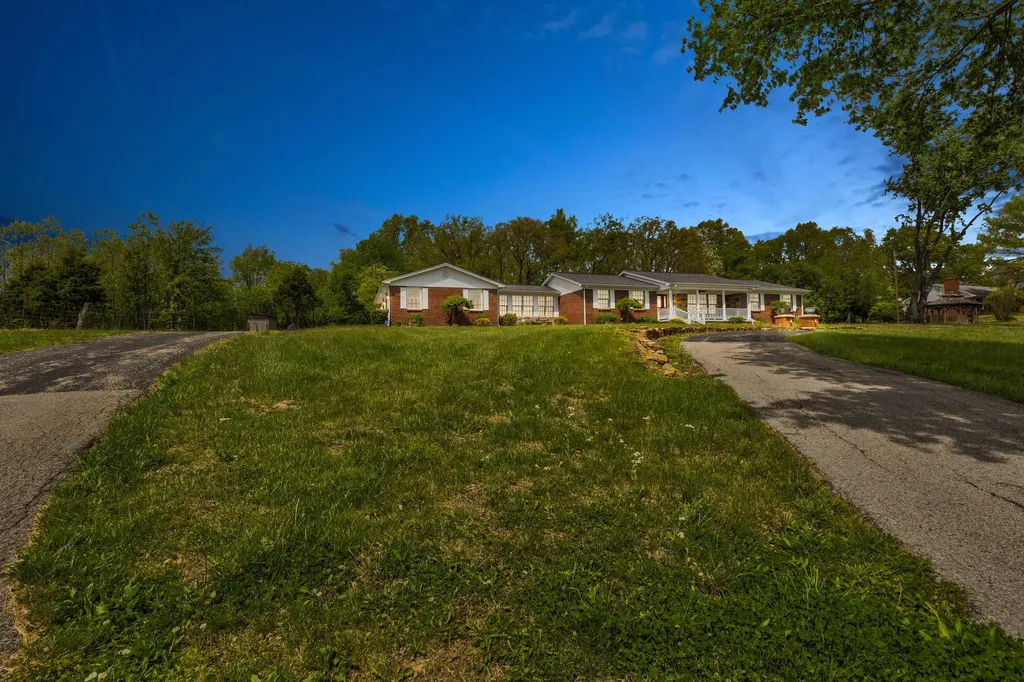 4224 E Kentucky 36 Owingsville KY 40360
