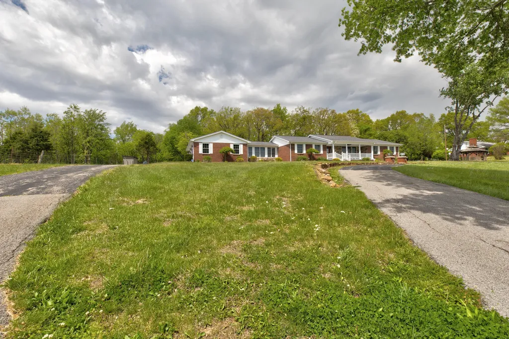4224 E Kentucky 36 Owingsville KY 40360