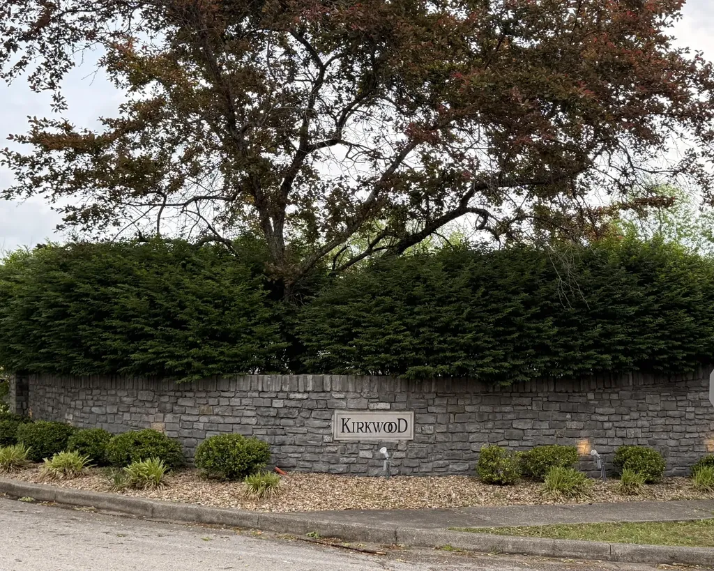 17 Jade Circle London KY 40744