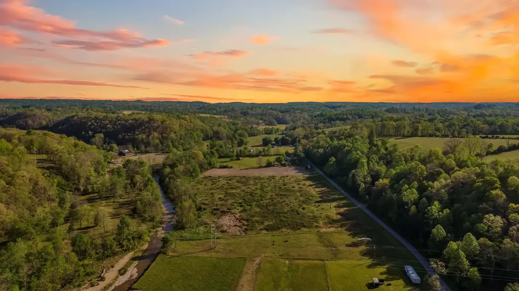 2122 Upper Brush Creek Road Hustonville KY 40437