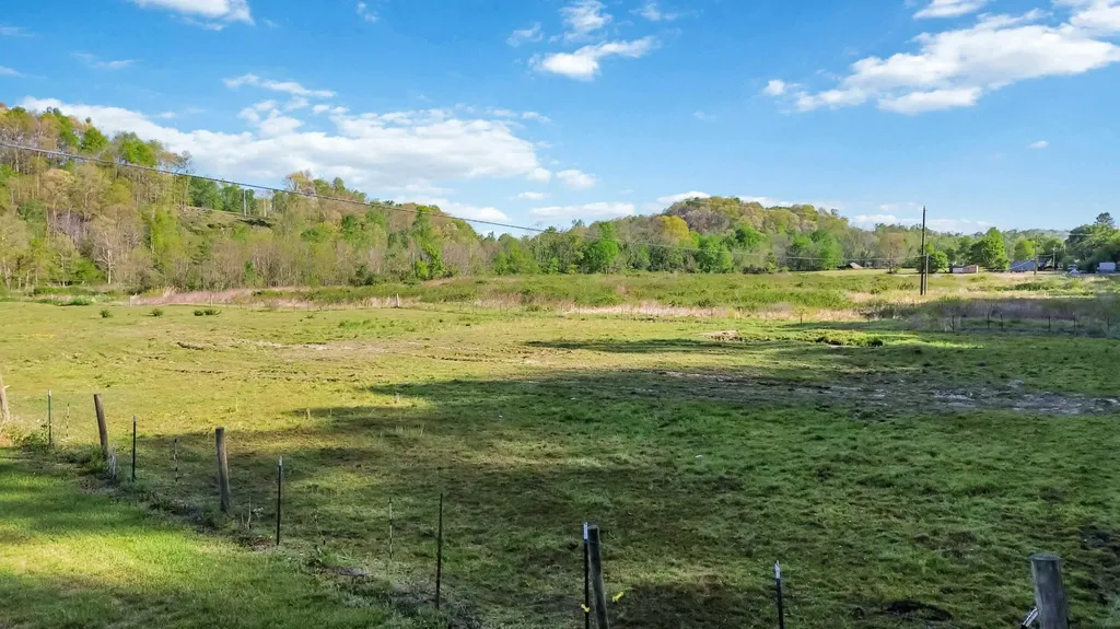 2122 Upper Brush Creek Road Hustonville KY 40437