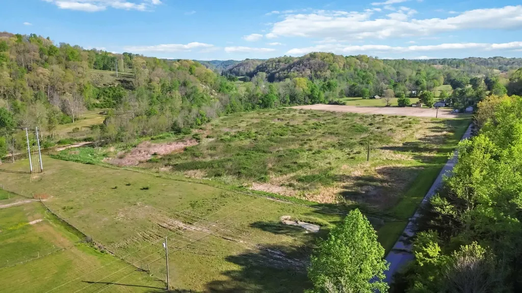 2122 Upper Brush Creek Road Hustonville KY 40437