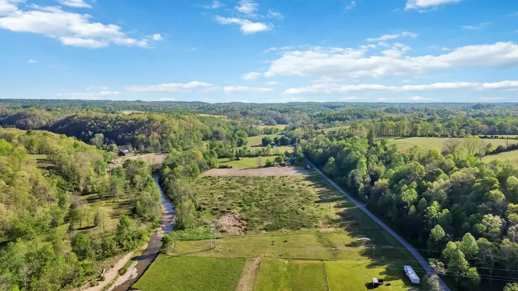 2122 Upper Brush Creek Road Hustonville KY 40437