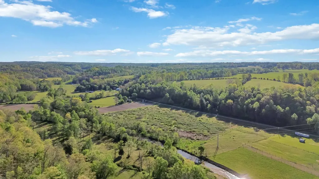 2122 Upper Brush Creek Road Hustonville KY 40437