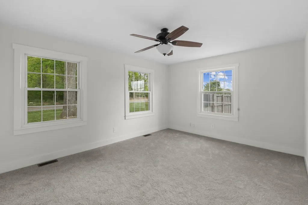 16 Meadowbrook Drive Frankfort KY 40601