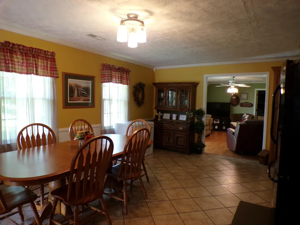 250 Holladay Lane Waco KY 40385