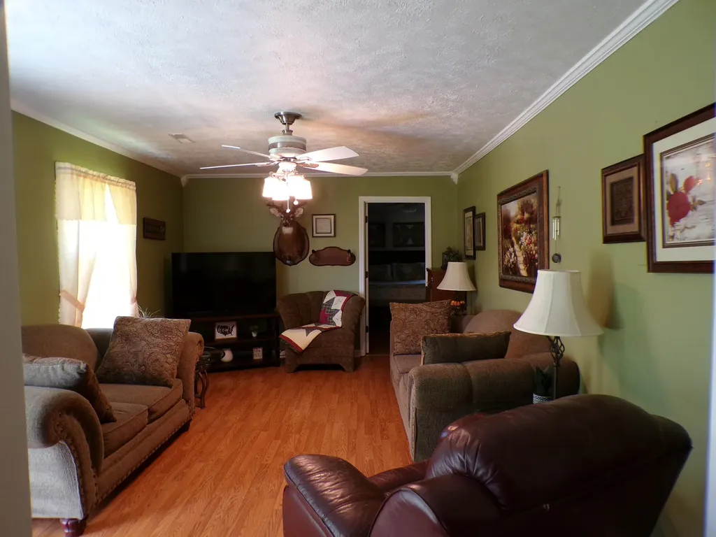 250 Holladay Lane Waco KY 40385