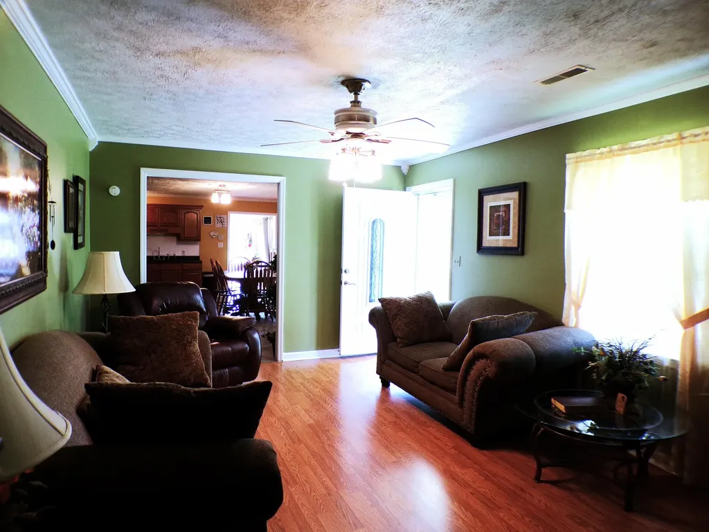 250 Holladay Lane Waco KY 40385