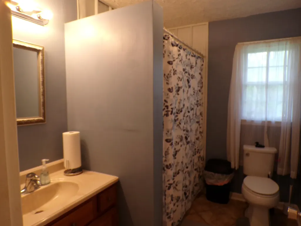 250 Holladay Lane Waco KY 40385