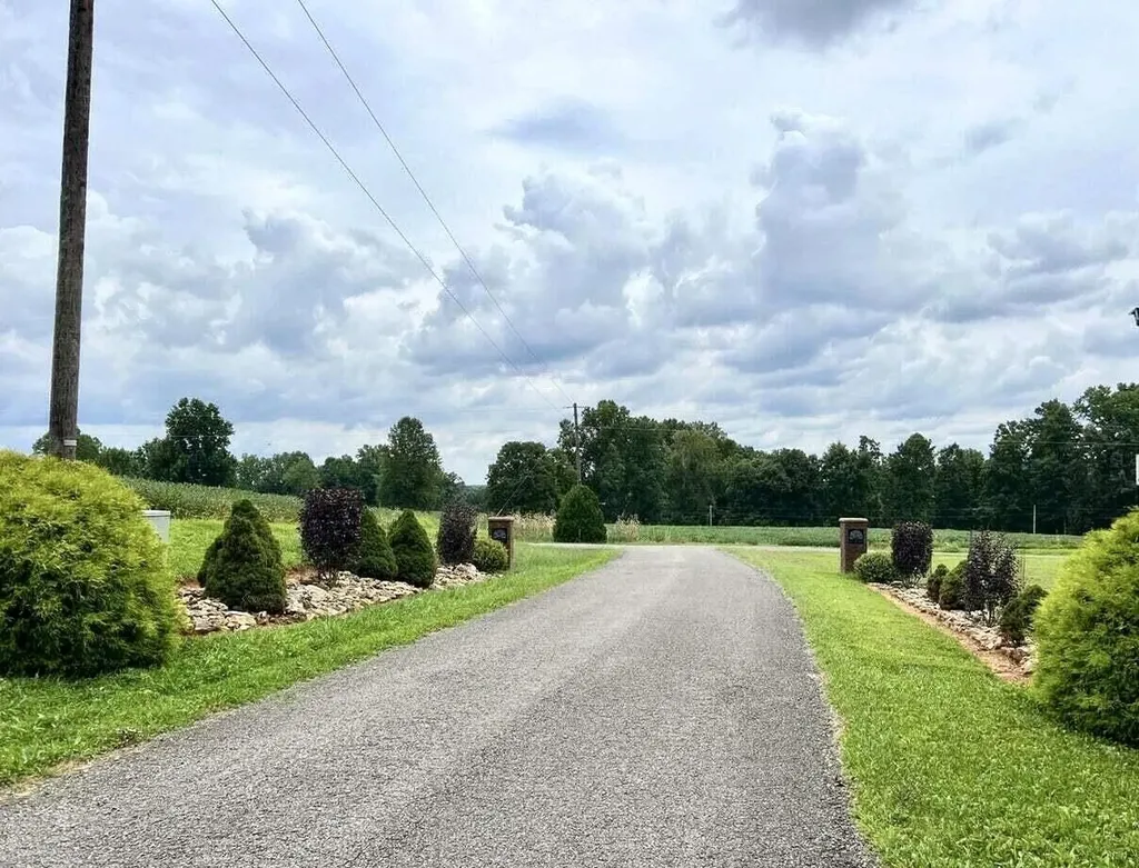 20 & 21 Cherry Loop Jamestown KY 42629