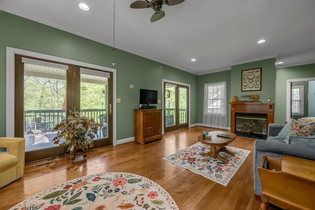 186 Hunter Drive Lancaster KY 40444