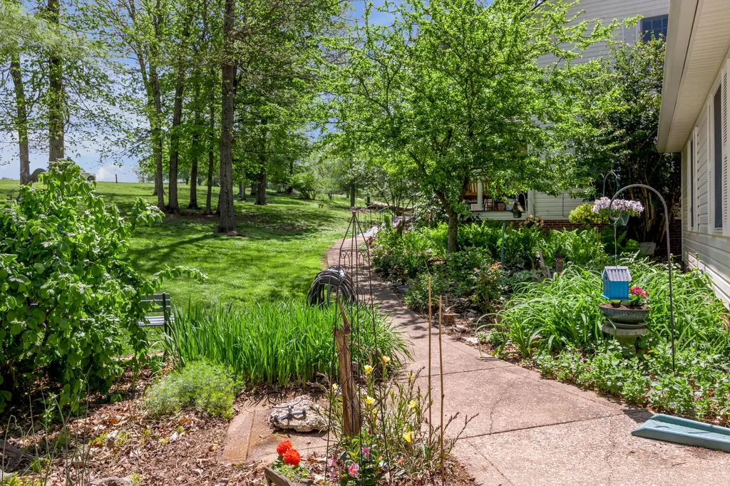186 Hunter Drive Lancaster KY 40444