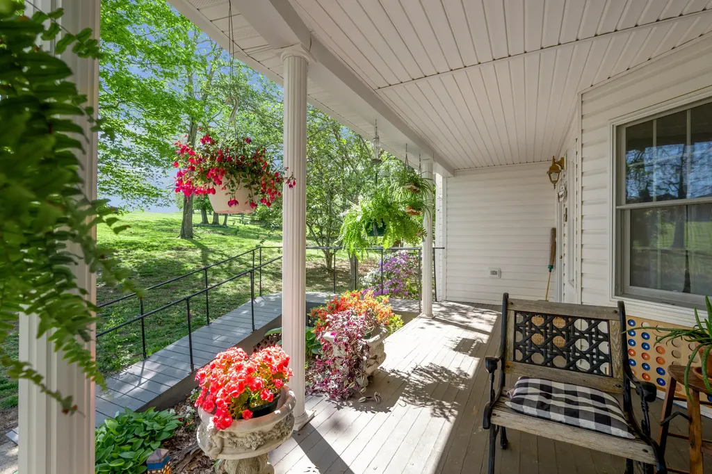 186 Hunter Drive Lancaster KY 40444
