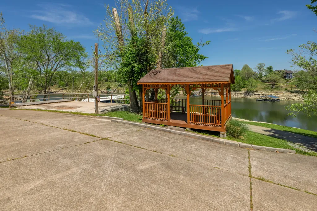 186 Hunter Drive Lancaster KY 40444