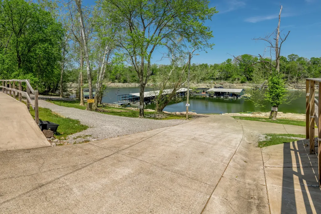 186 Hunter Drive Lancaster KY 40444