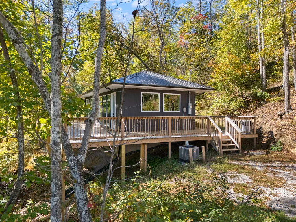 458 Opossum Hollow Road Wellington KY 40387