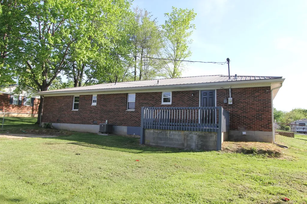 406 Sunset Drive Lawrenceburg KY 40342