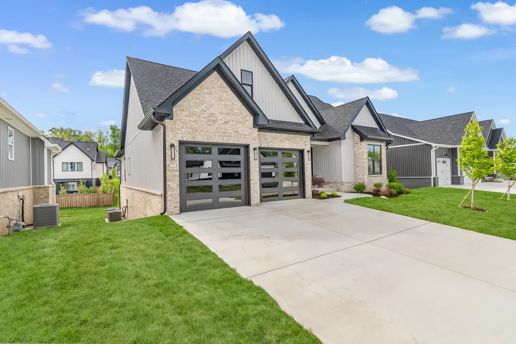 726 Azalea Lane Versailles KY 40383