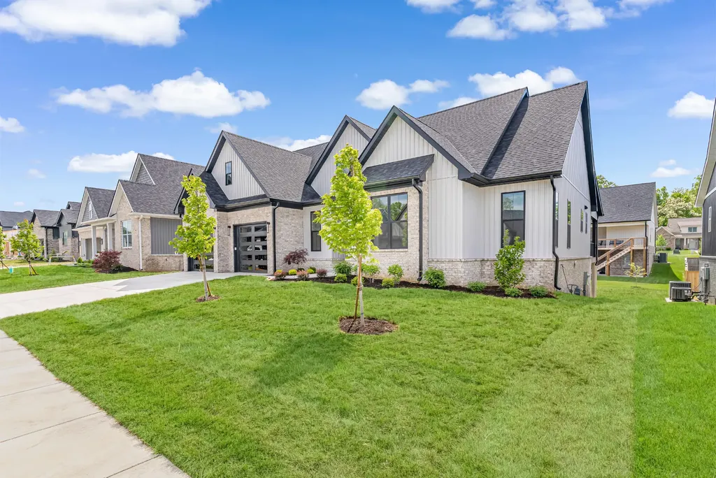 726 Azalea Lane Versailles KY 40383