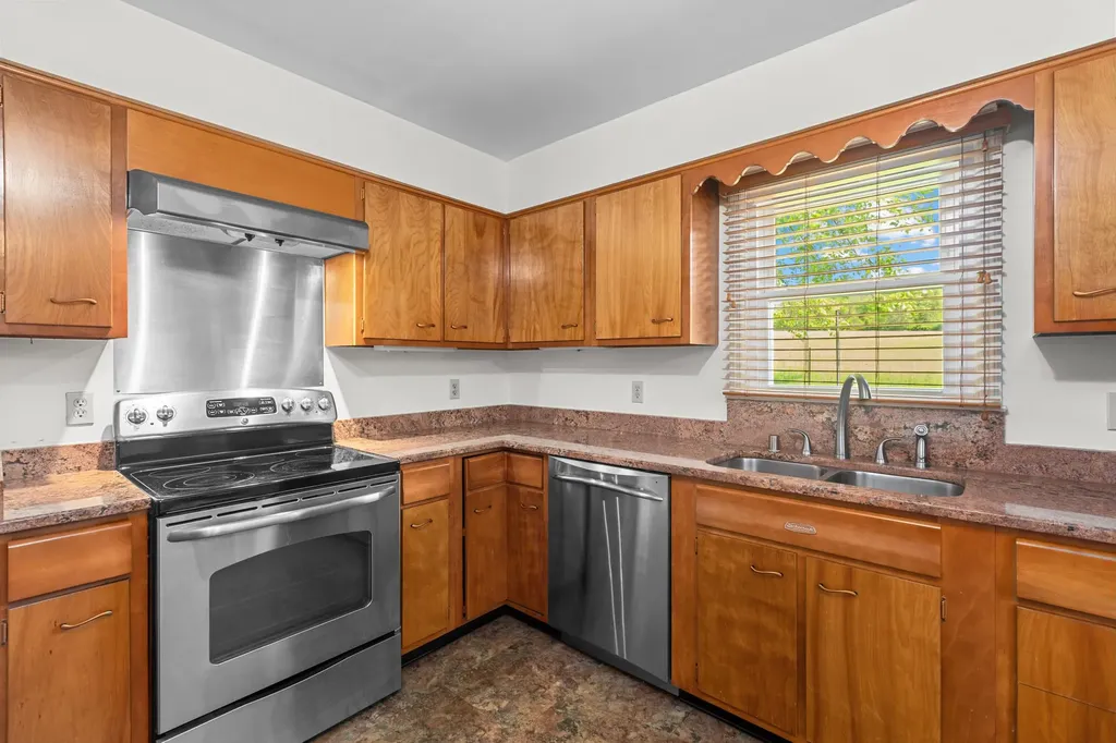6888 Midway Road Midway KY 40347