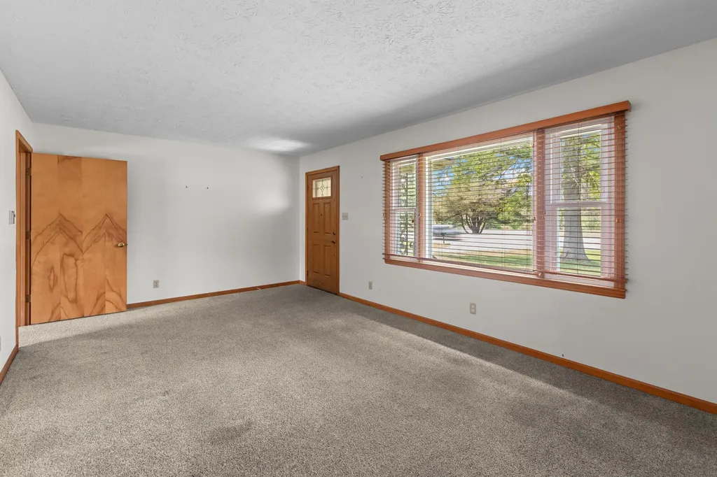 6888 Midway Road Midway KY 40347
