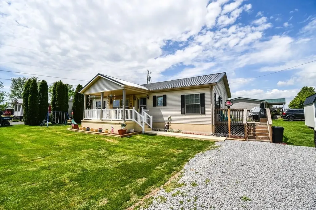 12 Ridgecrest Way Flemingsburg KY 41041