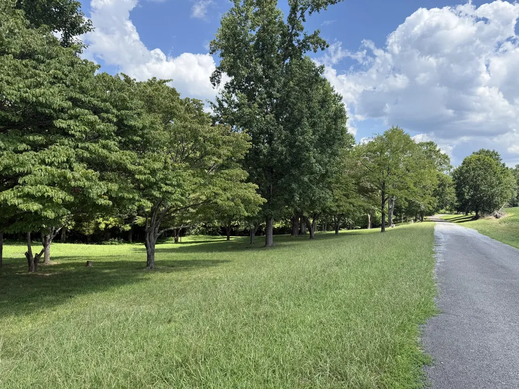 22 & 23 Cherry Loop Jamestown KY 42629