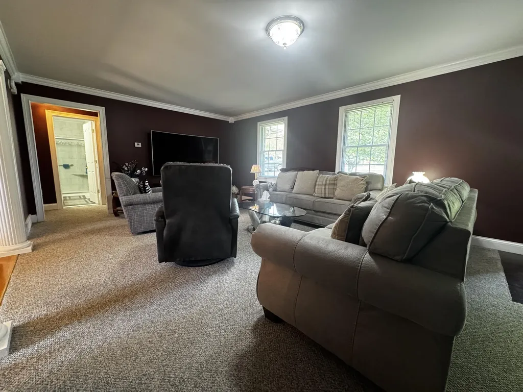 218 La Colline Harrodsburg KY 40330