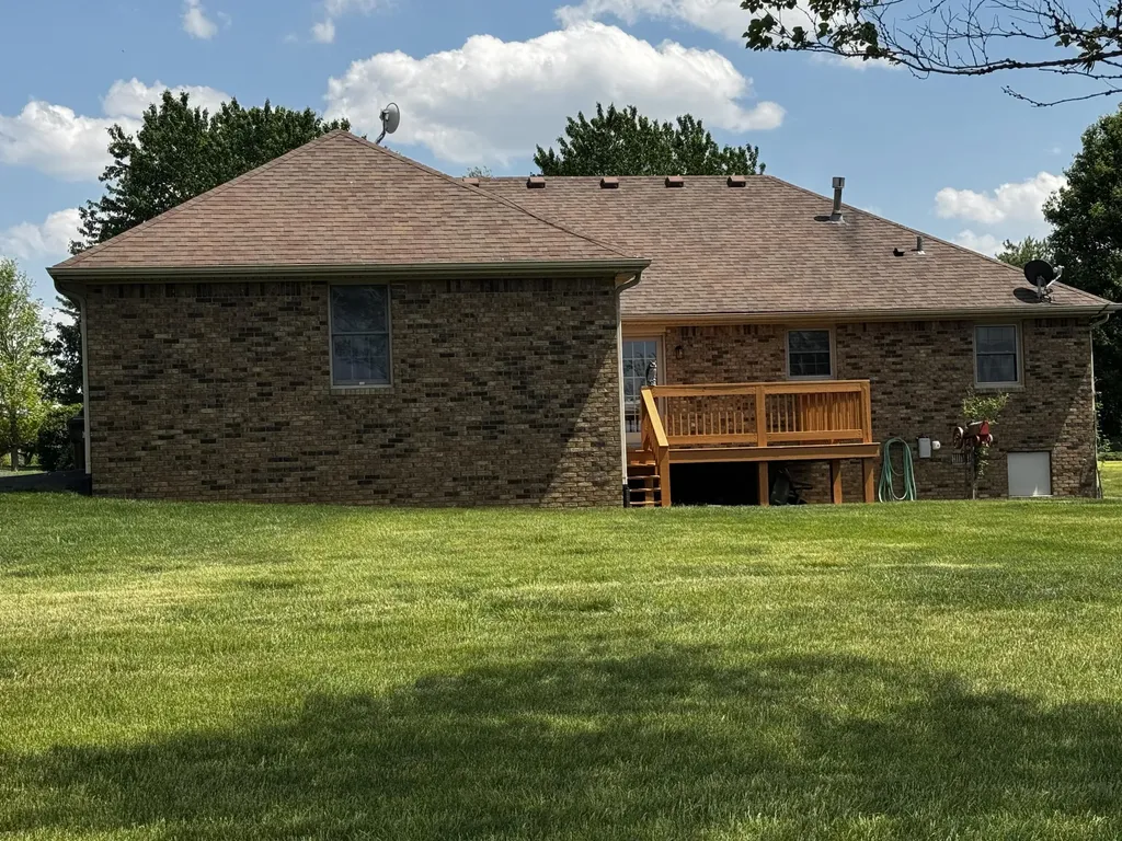 218 La Colline Harrodsburg KY 40330