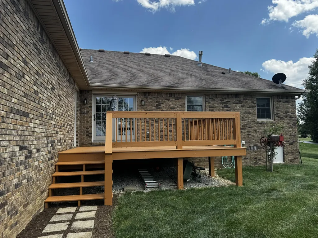 218 La Colline Harrodsburg KY 40330