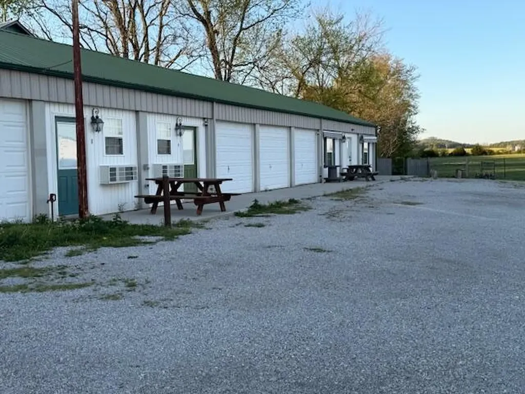 1768 Kentucky 92 Monticello KY 42633